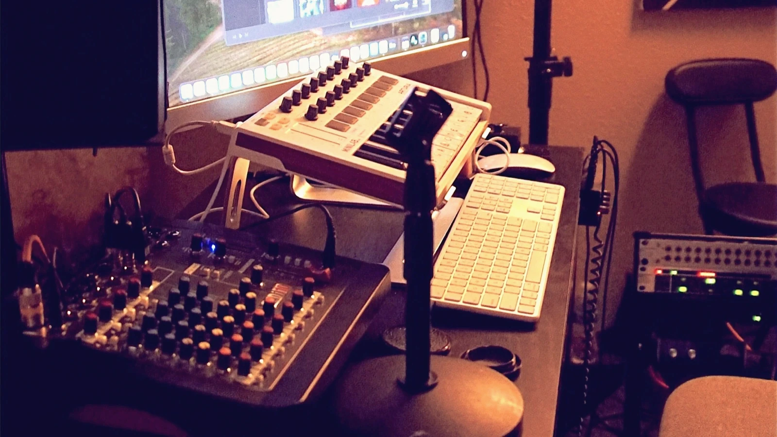 Studio B workstation and synthesizer